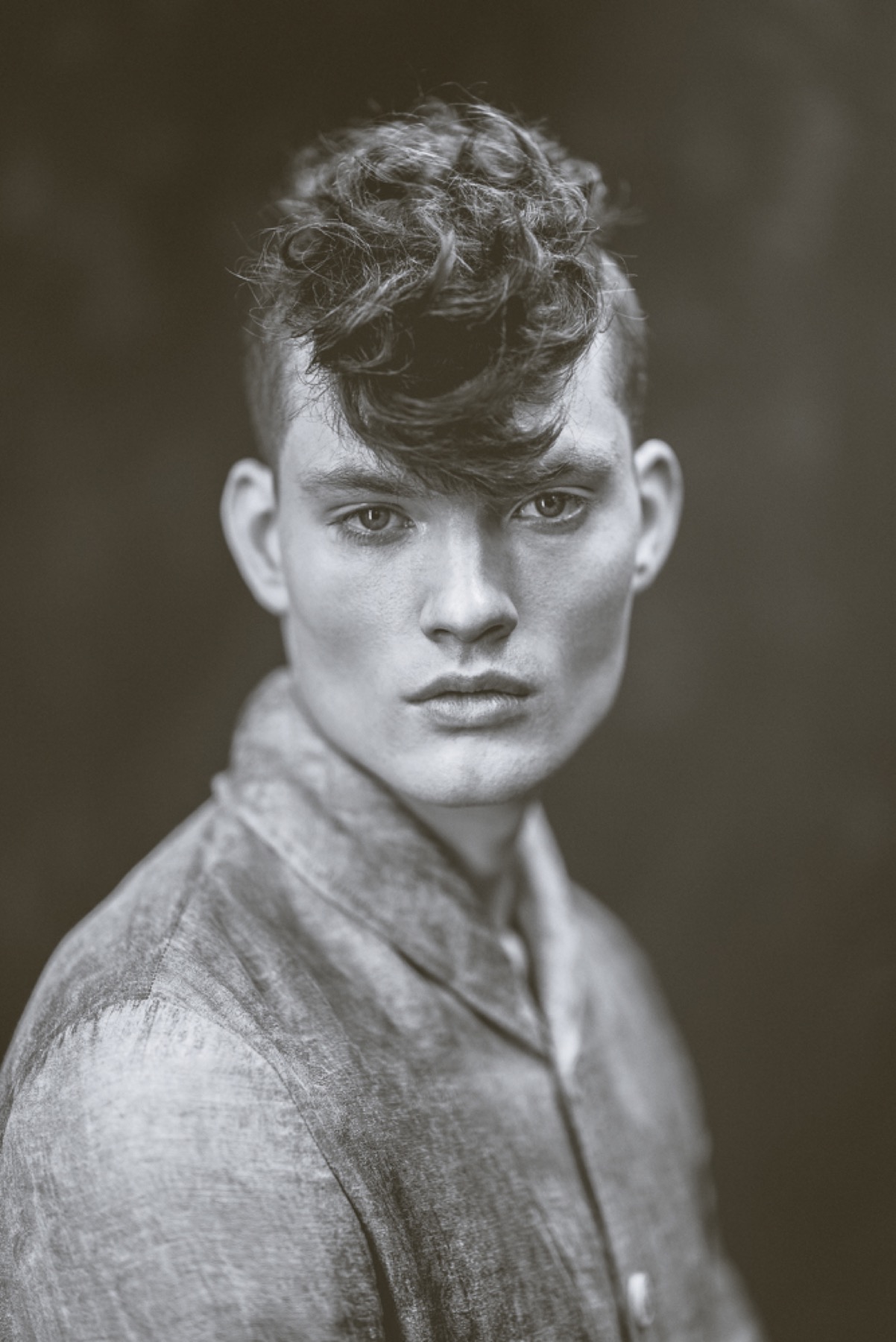 Editorial hair and make-up in black and white, model with curls, Armani, photography Rahi Rezvani