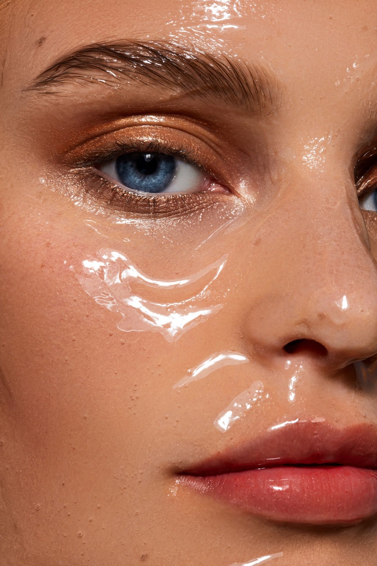 Beauty macro, copper shimmer eye make-up